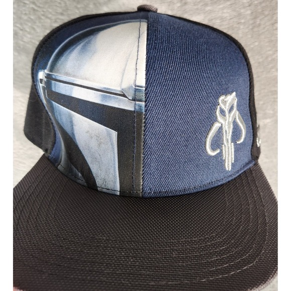 Star Wars Mandalorian Flat Brimmed Snapback Hat Excellent Condition - Picture 1 of 6